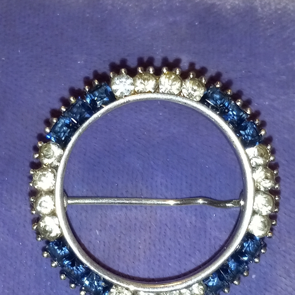 vintage Dujay sterling silver clear rhinestone  sapphire circle brooch 7grams